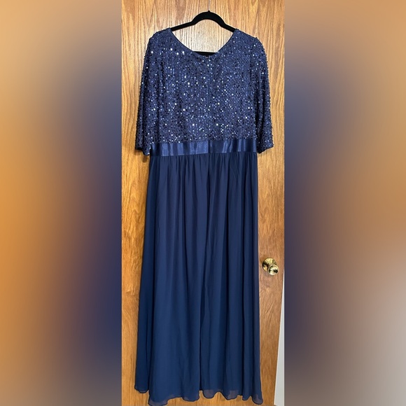 Mother of the Groom Plus Size - Picture 1 of 1